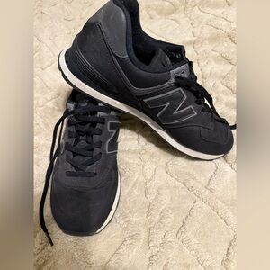 New Balance Men's Black and Gray Sneakers